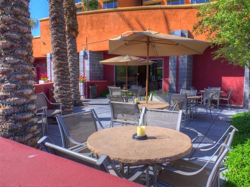 Holiday Inn Express & Suites Phoenix - Midtown, An Ihg Hotel ภายนอก รูปภาพ