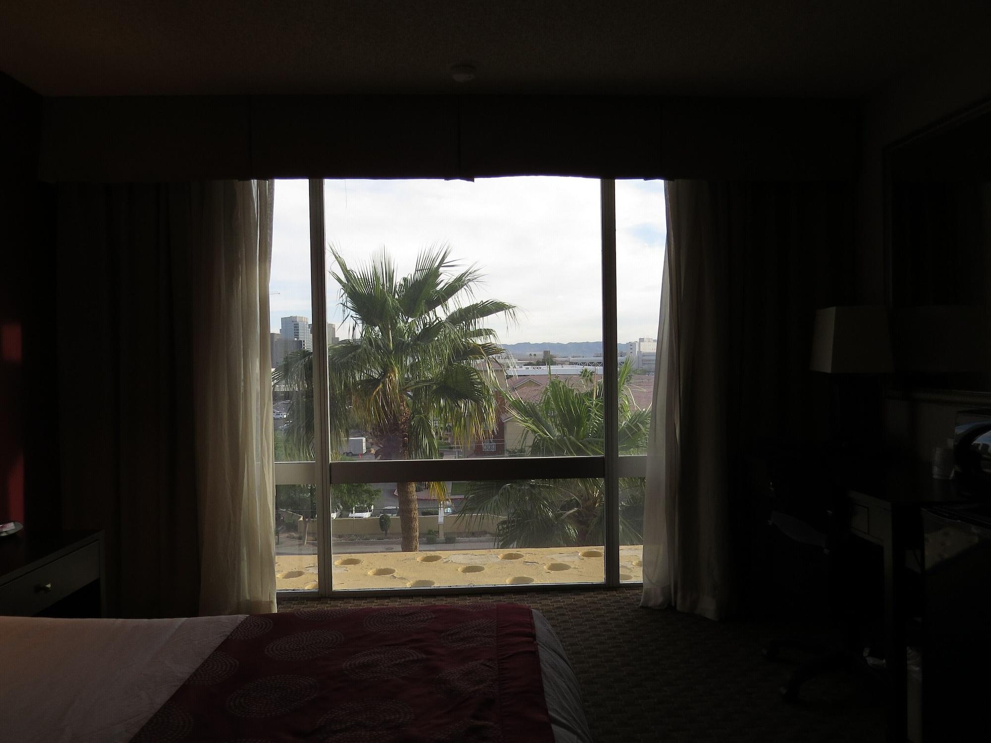 Holiday Inn Express & Suites Phoenix - Midtown, An Ihg Hotel ภายนอก รูปภาพ